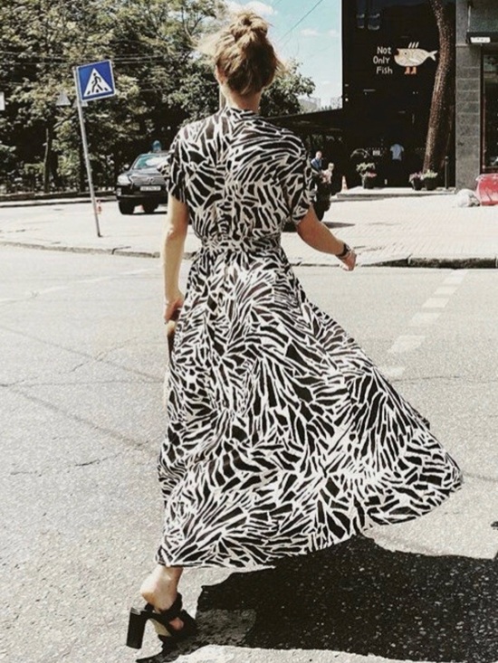 H&M Dresses & Skirts - H&M beige and black abstract pattern maxi dress with tie waist, size S